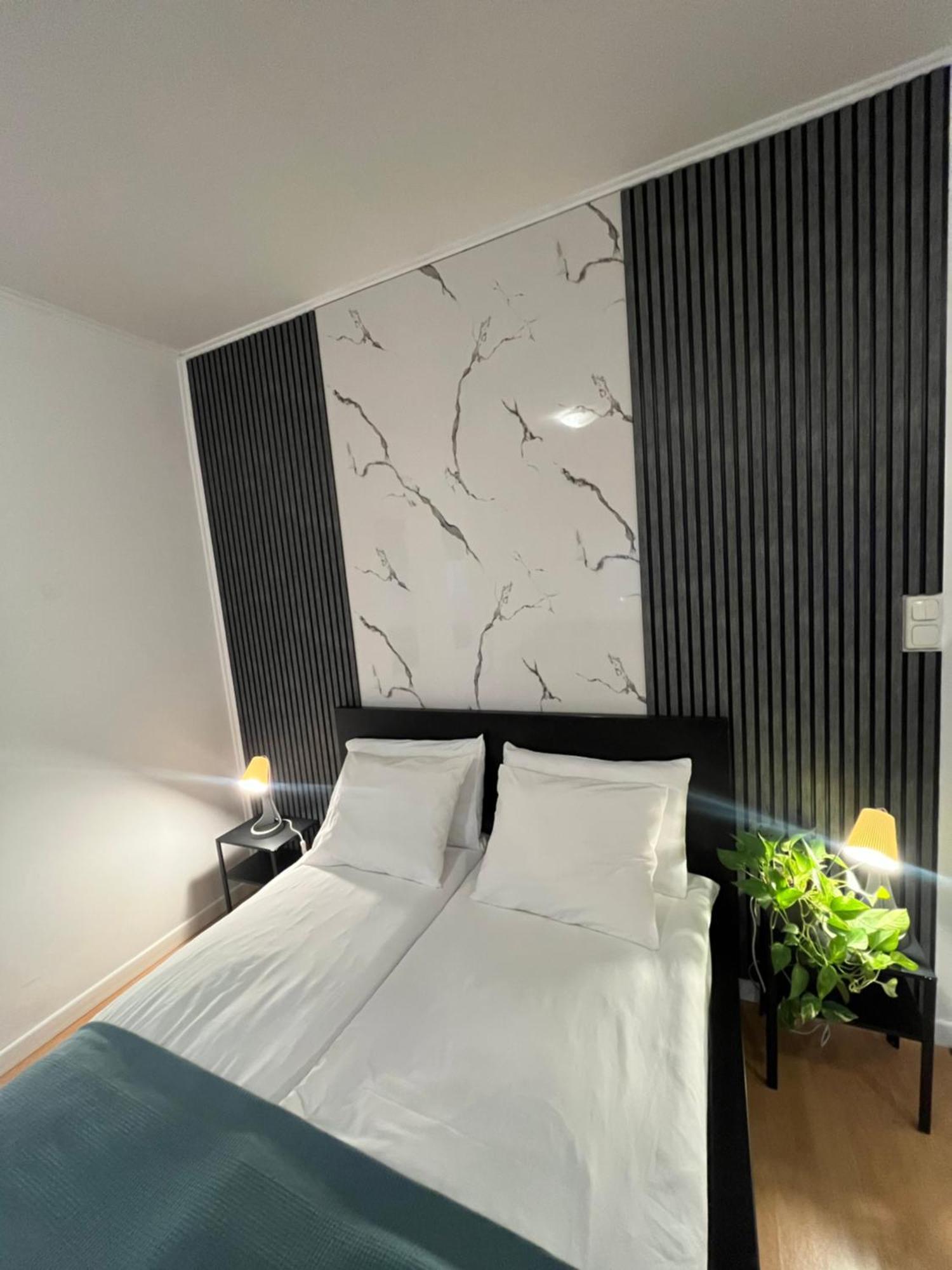 Downtown Rose Garden Apartments Whit Garage Opcional Budapest Ngoại thất bức ảnh