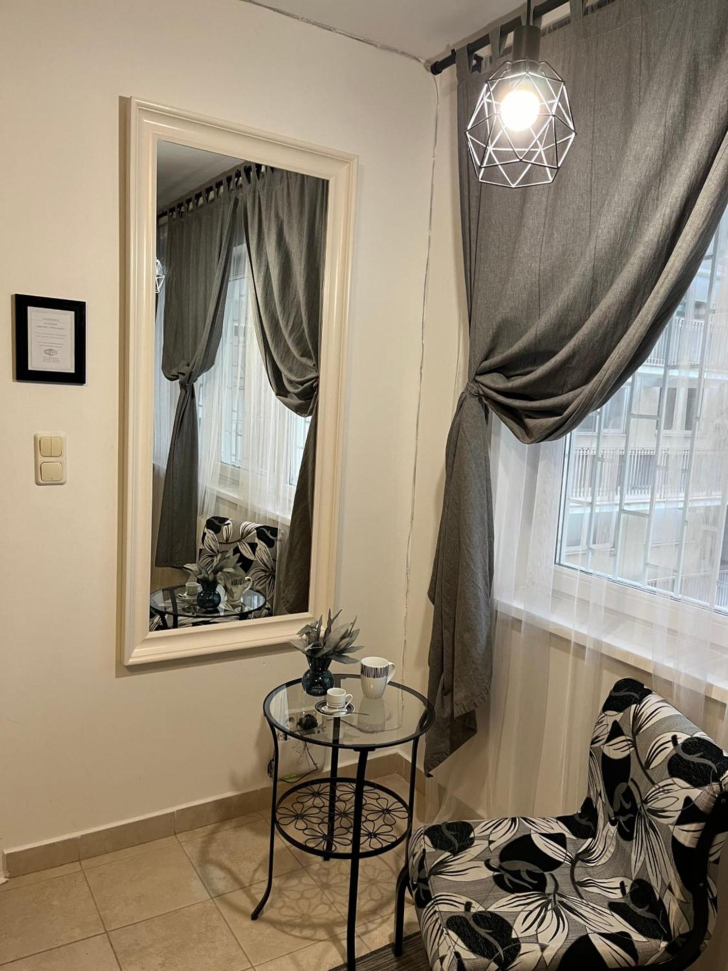 Downtown Rose Garden Apartments Whit Garage Opcional Budapest Ngoại thất bức ảnh
